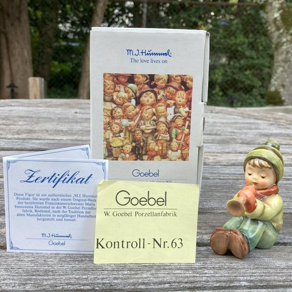 💯 Authentic Goebel Vintage Hummel "Sound the Trumpet" Figurine #303 - Picture 2 of 11
